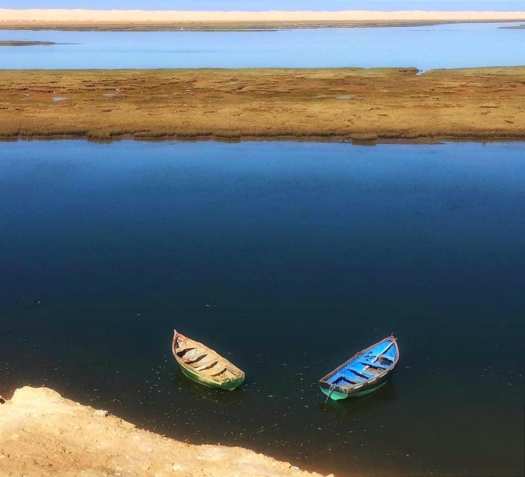 "بحيرة النعيلة" تتصدر وجهات الكرفانات.. وتجذب سياح أوروبا الباحثين عن الهدوء والشمس