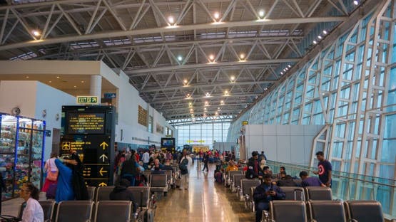 الهند تعتزم إنشاء 100 مطار و200 مهبط للطائرات الهليكوبتر