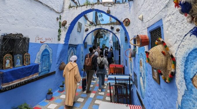 الجوهرة الزرقاء تعيش انتعاشًا سياحيًا خلال عطلة Semana Santa