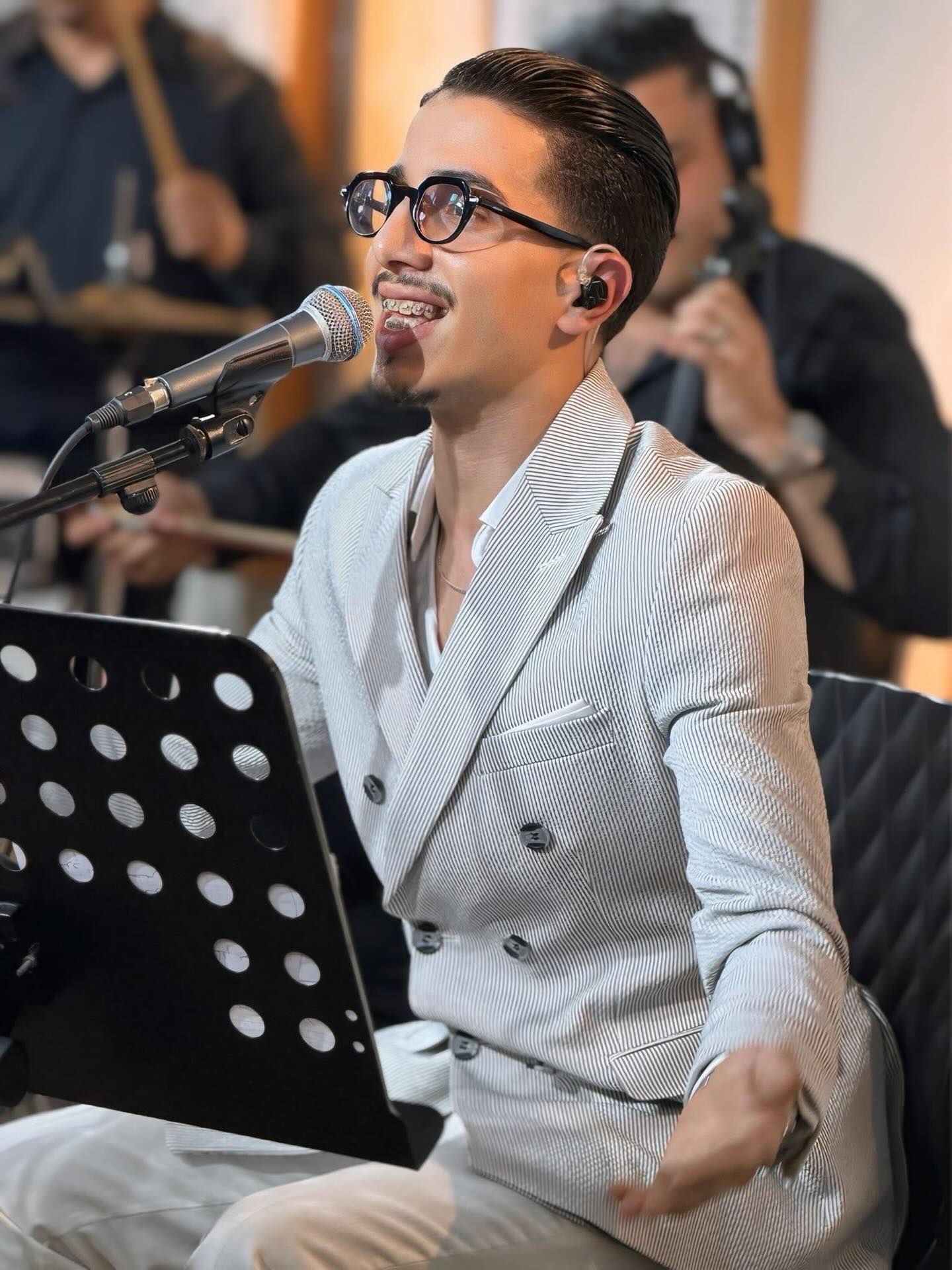 صور من الكواليس تُشعل مواقع التواصل.. يوسف كسو يستعد لطرح جديده الفني