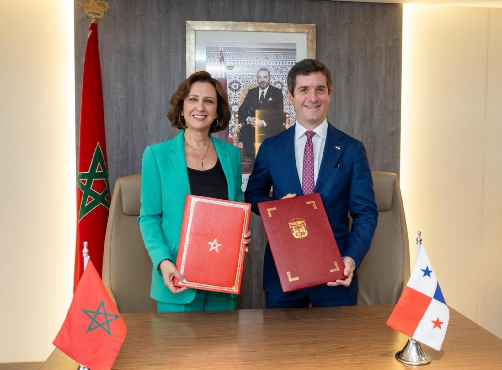 المغرب وبنما يوقعان مذكرة تفاهم لتعزيز التعاون السياحي