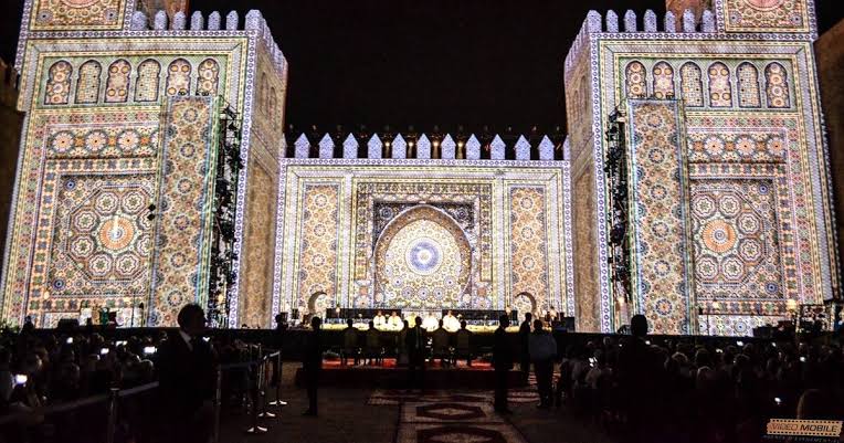 سامي يوسف يحيي ليالي فاس الروحية.. عرض عالمي يمزج السماع الصوفي بالموسيقى الكونية في باب الماكينة