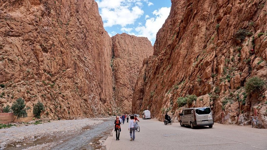 العطلة المدرسية تنعش مضايق تودغى وتعيد وهج السياحة الداخلية بالجنوب الشرقي