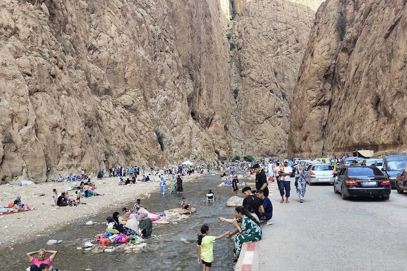 العطلة المدرسية تنعش مضايق تودغى وتعيد وهج السياحة الداخلية بالجنوب الشرقي
