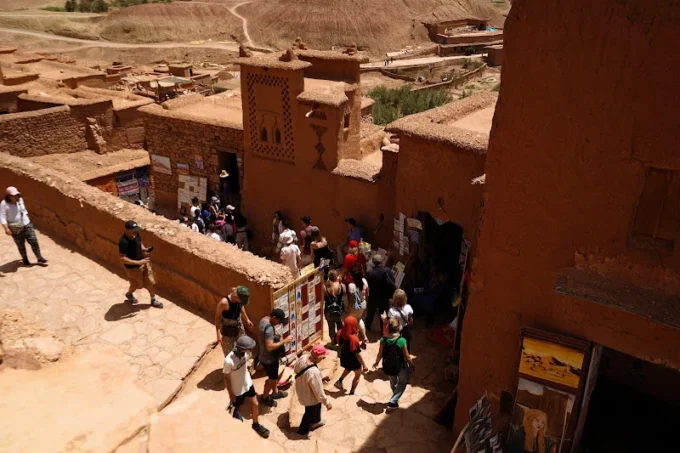 4623 مرشدا سياحيا يعززون جاذبية الوجهة المغربية