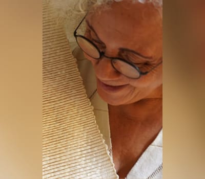 «من خيط إلى ذاكرة».. سمية جلال تنسج تجربة فنية واعدة في فيلا الفنون بالدار البيضاء