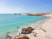 شاطئ بورتو ريكو.. كنز طبيعي يخطف أنظار زوار الداخلة ويغري عشاق الهدوء والمغامرة