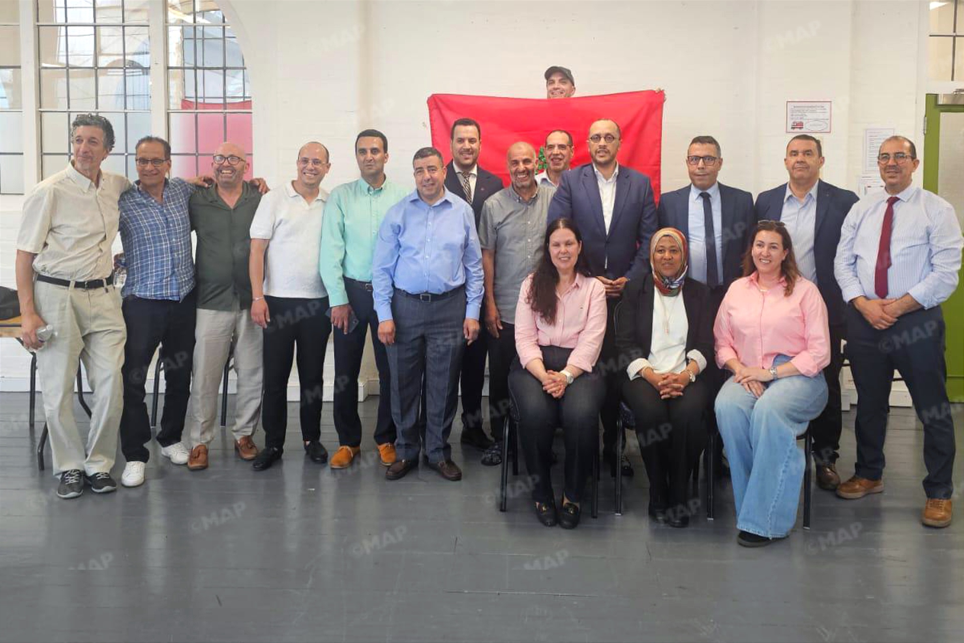 القنصلية العامة للمملكة بلندن تضع قنصلية متنقلة لتقريب الخدمات من أفراد الجالية المغربية