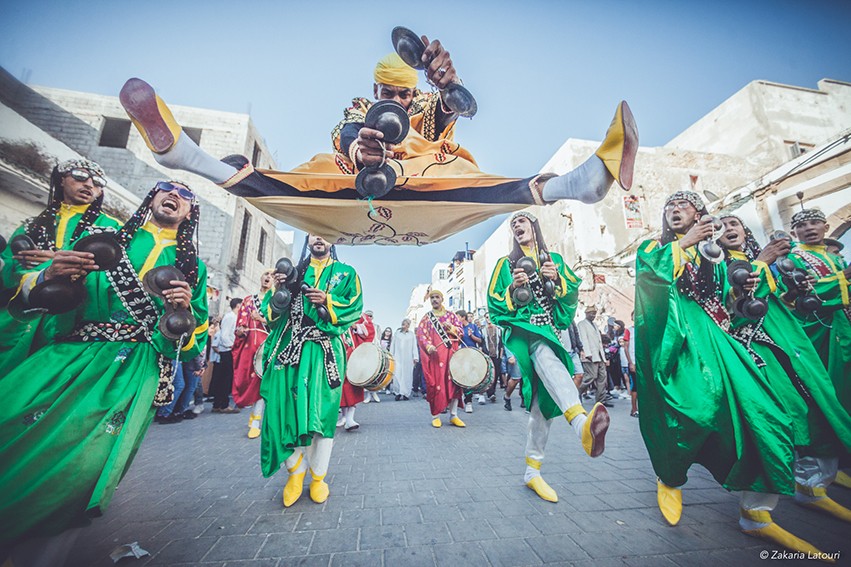 مدينة الرياح تنبض بإيقاعات العالم.. مهرجان كناوة يعود ببرمجة استثنائية