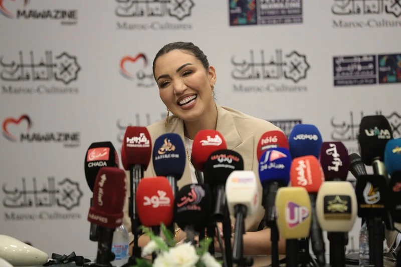 بعد سنوات من الغياب.. أسماء لمنور تعانق جمهور موازين بحفل استعراضي استثنائي
