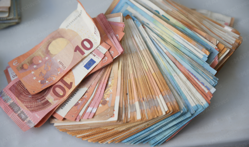 المغاربة المقيمون بالخارج .. تحويلات مالية تناهز 39,98 مليار درهم عند متم أبريل