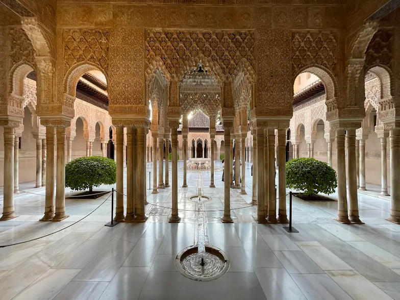 (بالصور) الأمازيغية تدخل قصر الحمراء.. غرناطة تدشن أول فضاء دائم للثقافة الأمازيغية في أوروبا