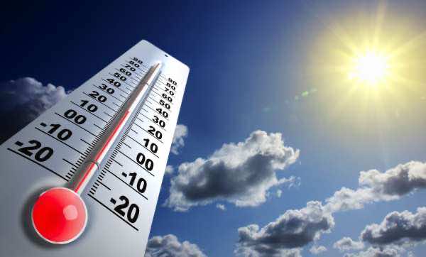 الطقس حار مع ترقب نزول قطرات مطرية رعدية ببعض المناطق