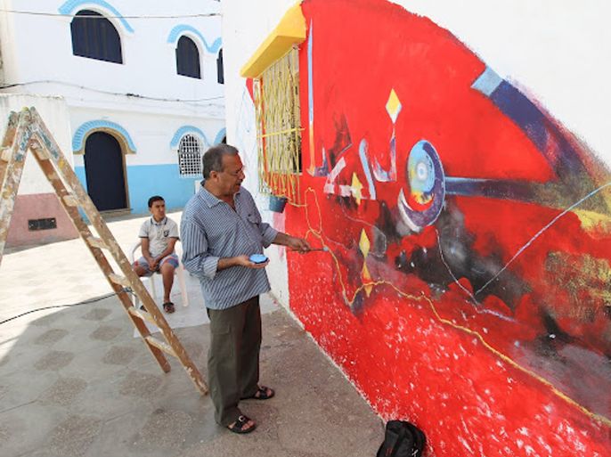 أصيلة تتزين من جديد.. 15 فنانا يحولون أسوار المدينة إلى متحف مفتوح للإبداع العالمي