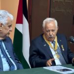توشيح المدير السابق للمكتب الوطني للمطارات أحمد البياز بـ “وسام الرئيس ياسر عرفات”