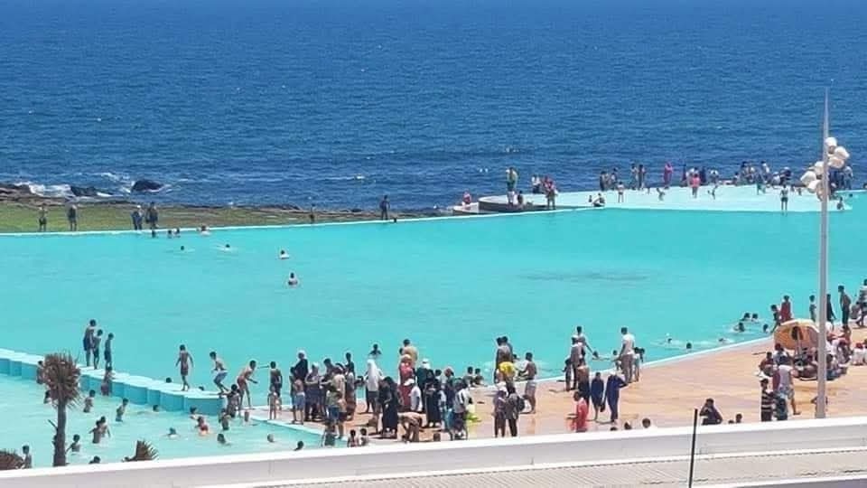 المسابح العمومية تنعش السياحة الداخلية وتتحول إلى ملاذ للمغاربة هربا من موجات الحر
