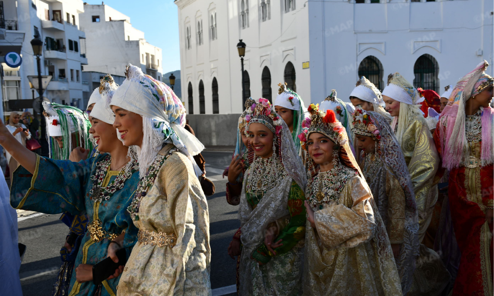 اختتام مهرجان “أندلسيات المتوسط” باستعراض يبرز أصالة اللباس التقليدي التطواني الأندلسي