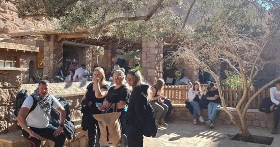 مدينة سانت كاترين تستقبل 490 سائحا وزائزا من جنسيات مختلفة