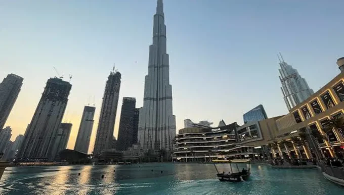 الإمارات تحقق 251.3 مليار درهم من قطاع السياحة والسفر في 2025