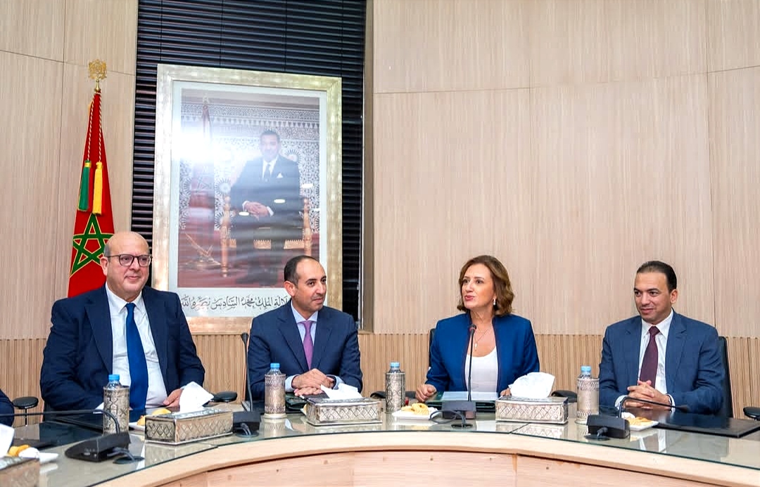 جلال شرف يتسلم حقيبة السياحة من فاطمة الزهراء عمور.. مرحلة جديدة للبناء على مكتسبات القطاع